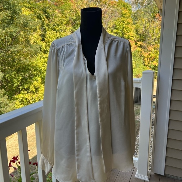 Torrid‎ ivory blouse - Picture 2 of 4